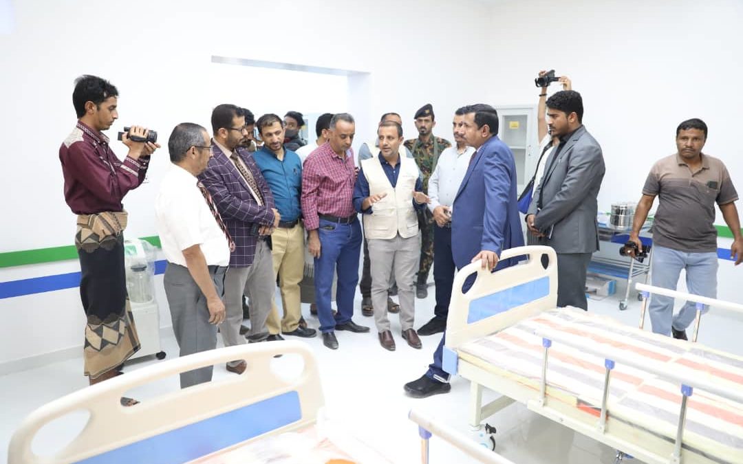 بتمويل مؤسسة صلة للتنمية و بحضور محافظ شبوة ..افتتاح تأثيث قسم الطوارى بهيئة مستشفى عتق العام