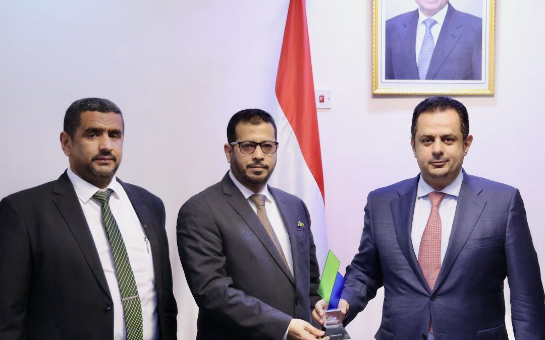 رئيس الوزراء يشيد بتدخلات مؤسسة صلة للتنمية في مجال الأعمال الإنسانية والإغاثية في اليمن