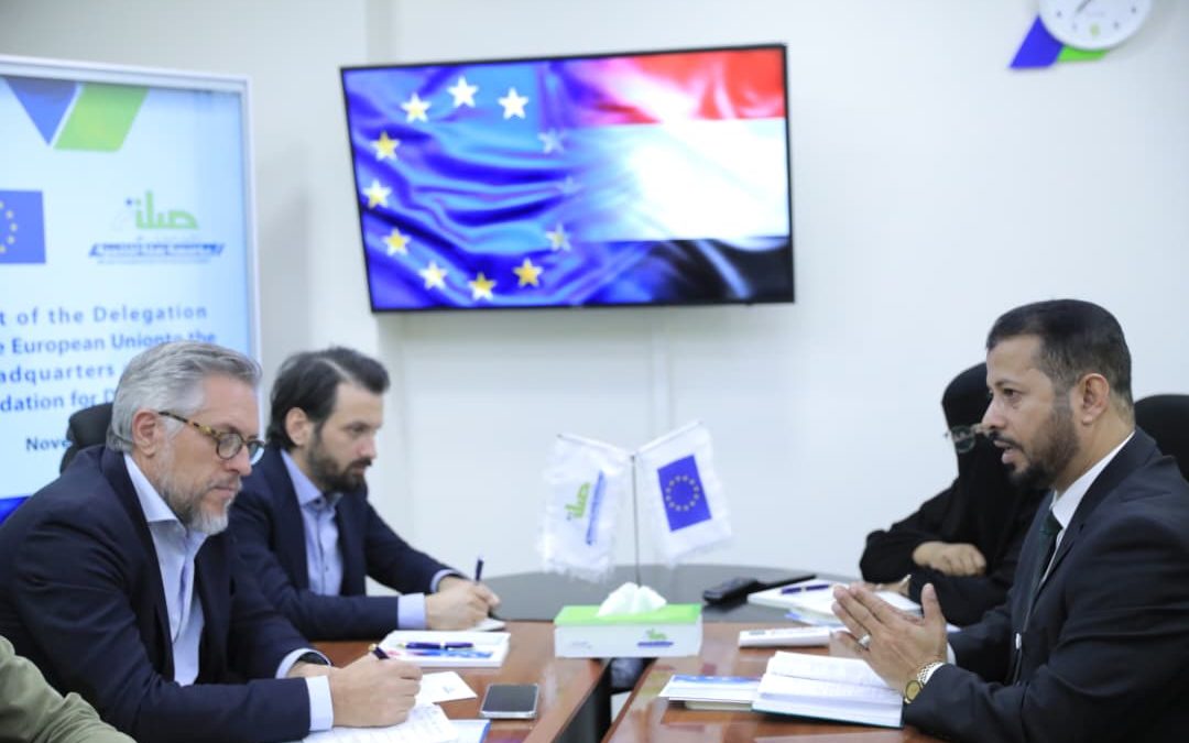 سفير الاتحاد الأوروبي لدى اليمن يزور مؤسسة صلة للتنمية ويبحث مع إدارتها تعزيز الشراكة والمشاريع المشتركة